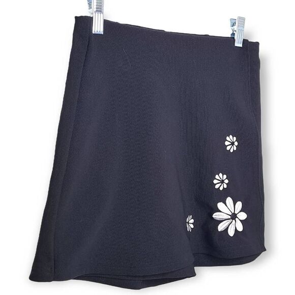 In Charge Y2K Embroidered Floral Skirt - Picture 2 of 5